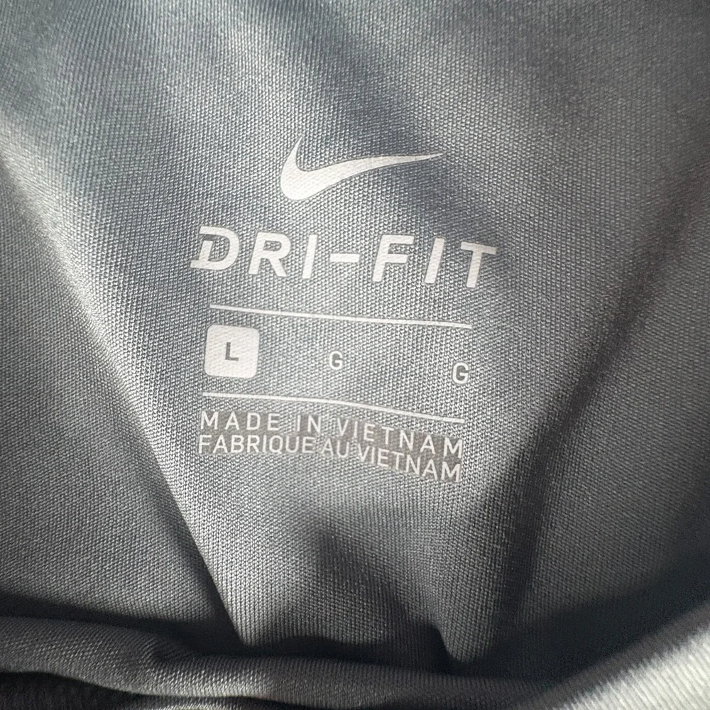 Nike Dri Fit Athletic Shirt Mens Large Gray Crew Neck Big Swoosh Logo Running‎